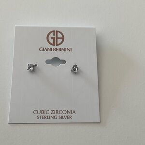 Stud earrings 4mm round